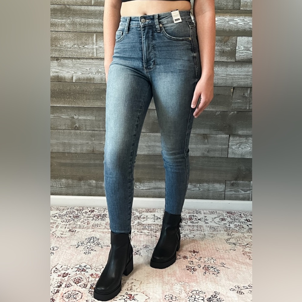 judy blue high waist tummy control top contrast wash skinny jean JB88767REG MD